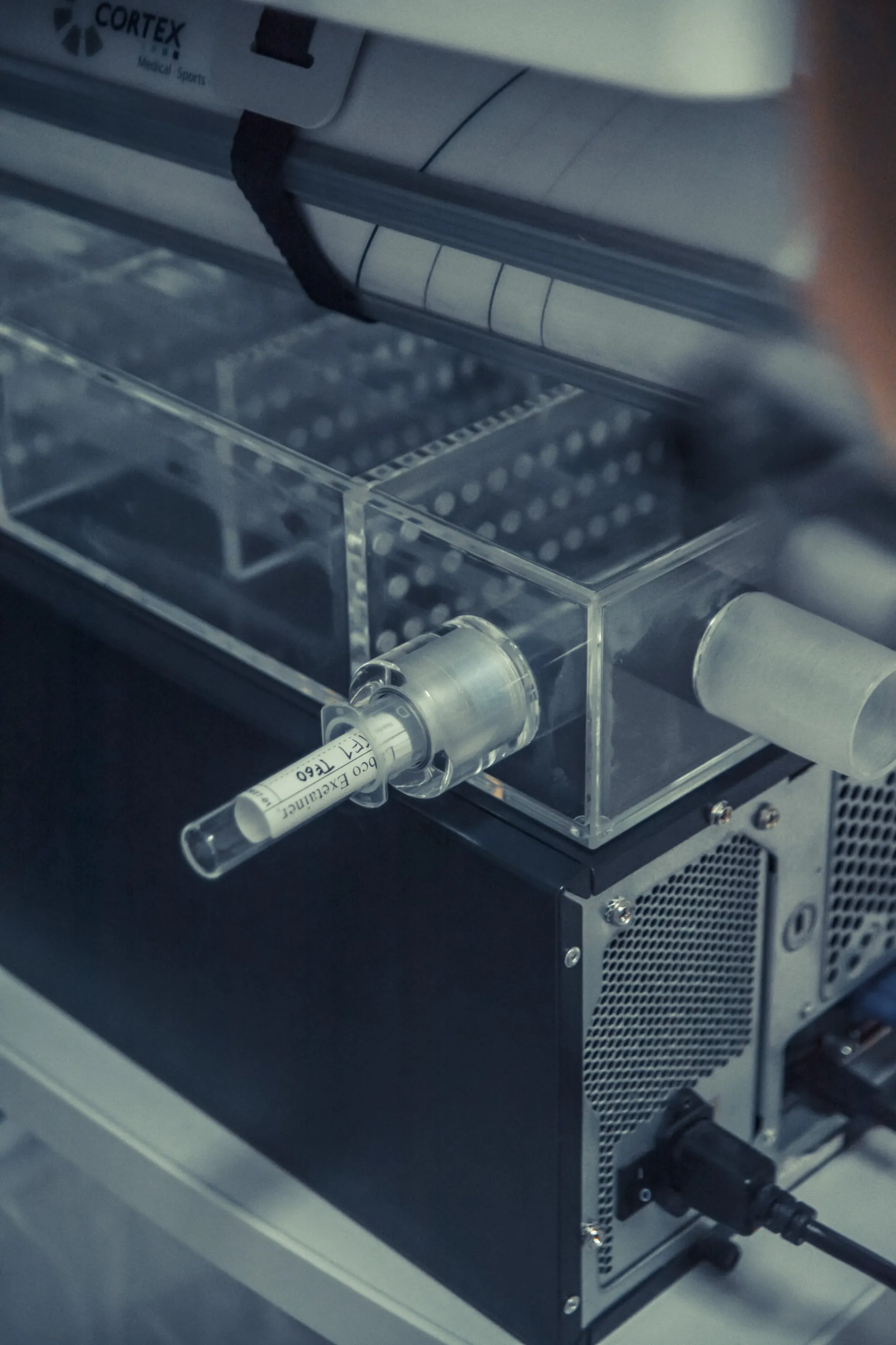 Mixing chamber za zbiranje izdihanega zraka obogatenega z ¹³C